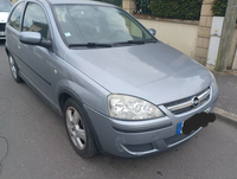 Corsa 1.2 16V Essentia 2003 occasion 95190 Goussainville