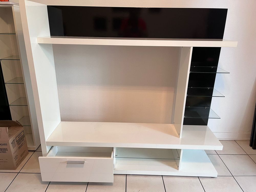 Meuble TV laqu&eacute; brad&eacute; &agrave; 75€ Meubles