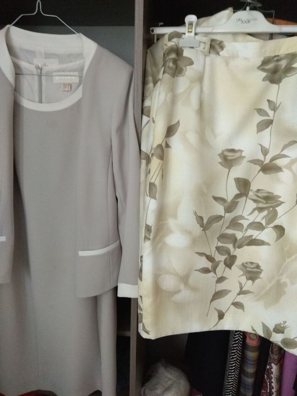 ensemble veste- jupe ou robe Vêtements