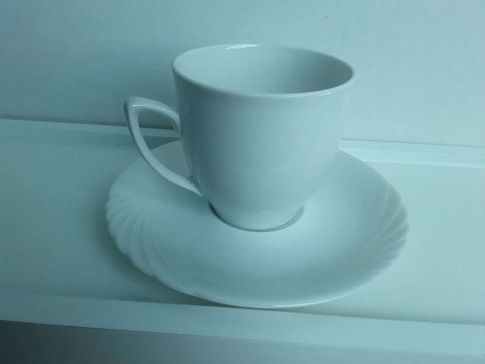 Un lot de 6 Tasses &agrave; caf&eacute; +sous tasses, neufs emball&eacute;es Electroménager