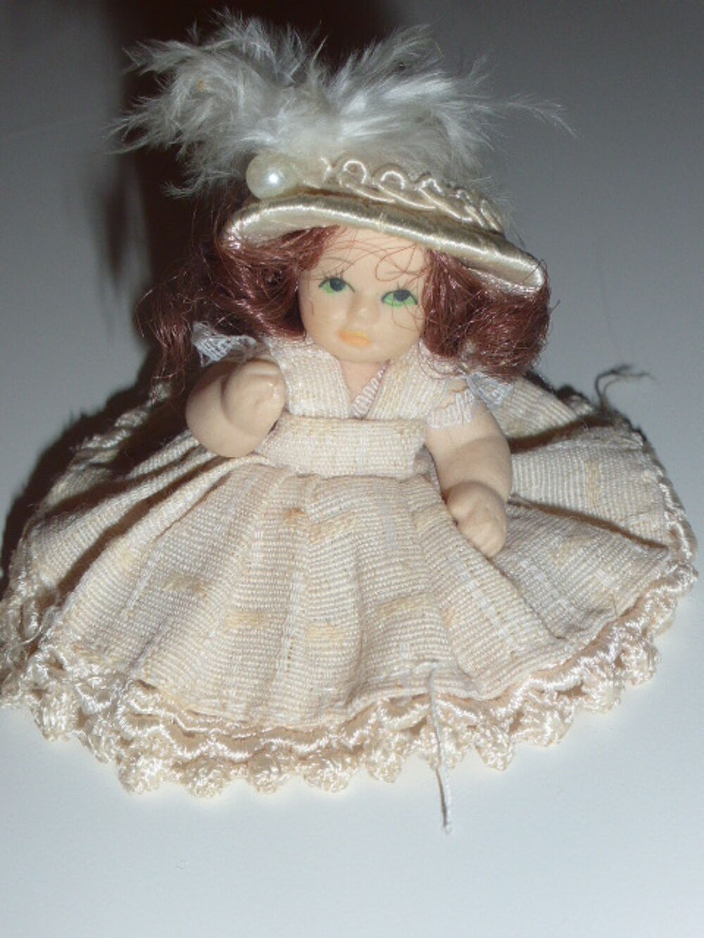 Mini poup&eacute;e porcelaine Pauline collection "poup&eacute;e Carine" 