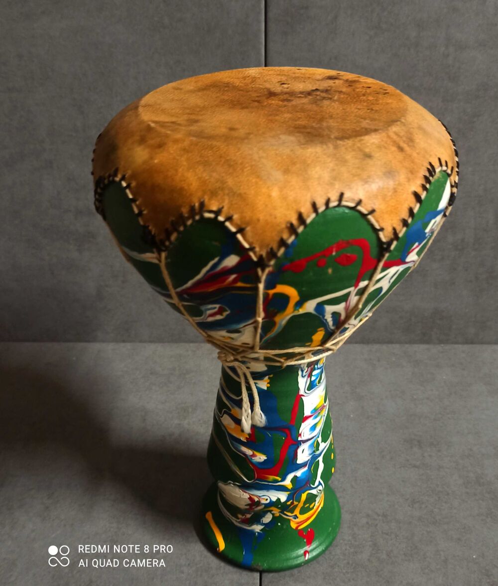 Joli djemb&eacute; en terre cuite Instruments de musique