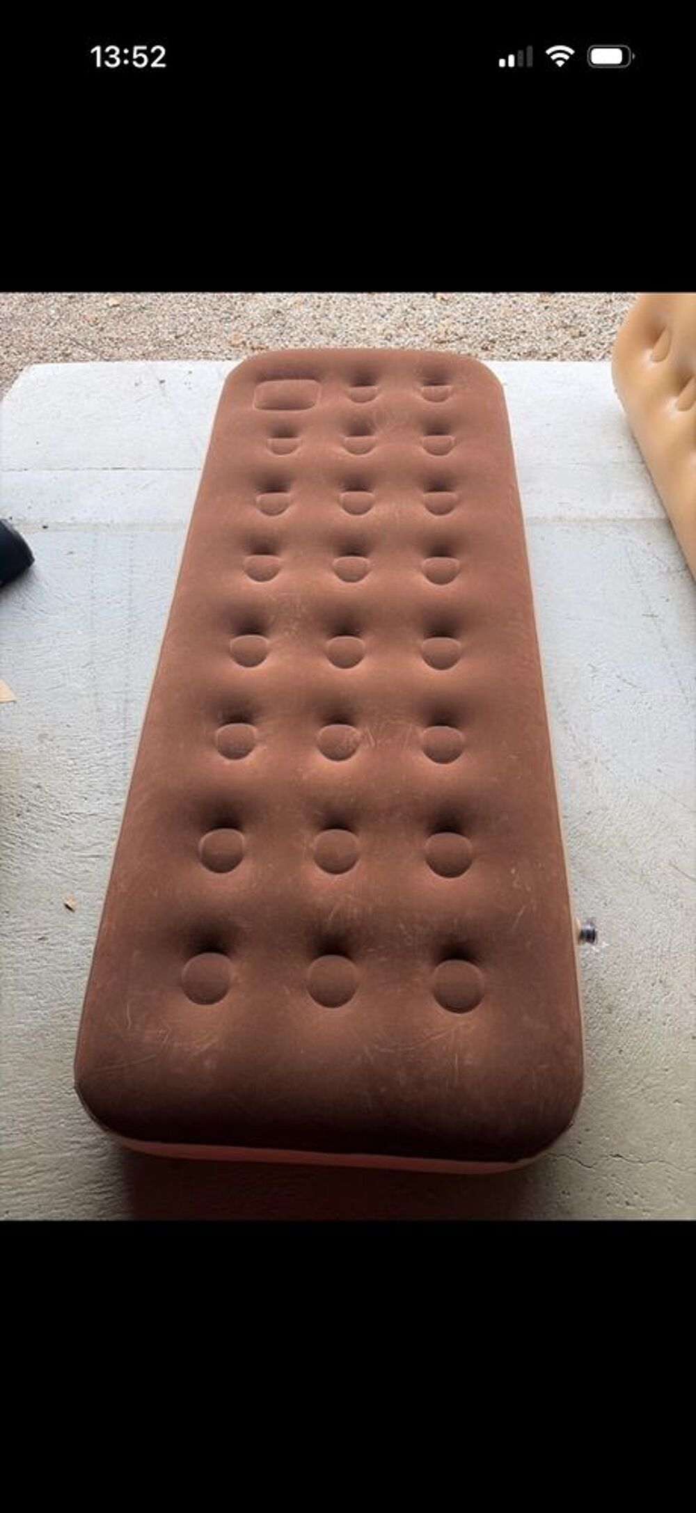 Matelas gonflable 1 place avec pompe int&eacute;gr&eacute;e Sports