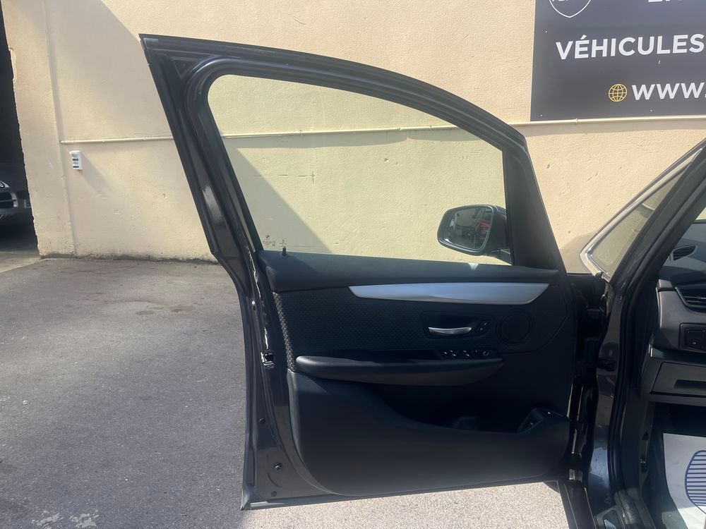 Serie 2 Active Tourer 225xe iPerformance 224 ch BVA6 Lounge 2018 occasion 77170 Brie-Comte-Robert