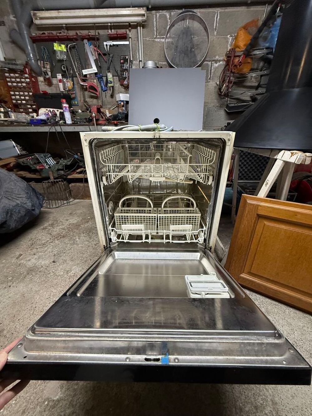lave vaisselle, table de cuisson et hotte aspirante Electroménager