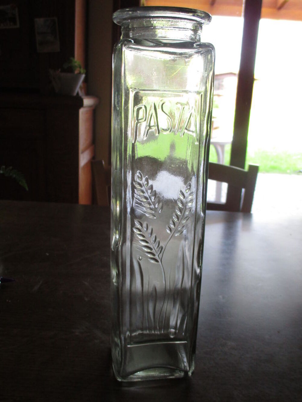 bouteille carr&eacute;e en verre indiquer PASTA vintage et autres Décoration