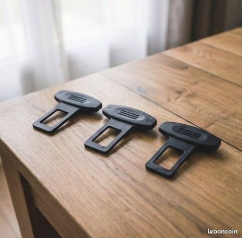 Lot 500 clips boucles ceinture s�curit� - Vrac revendeur mar 127 Muret (31)