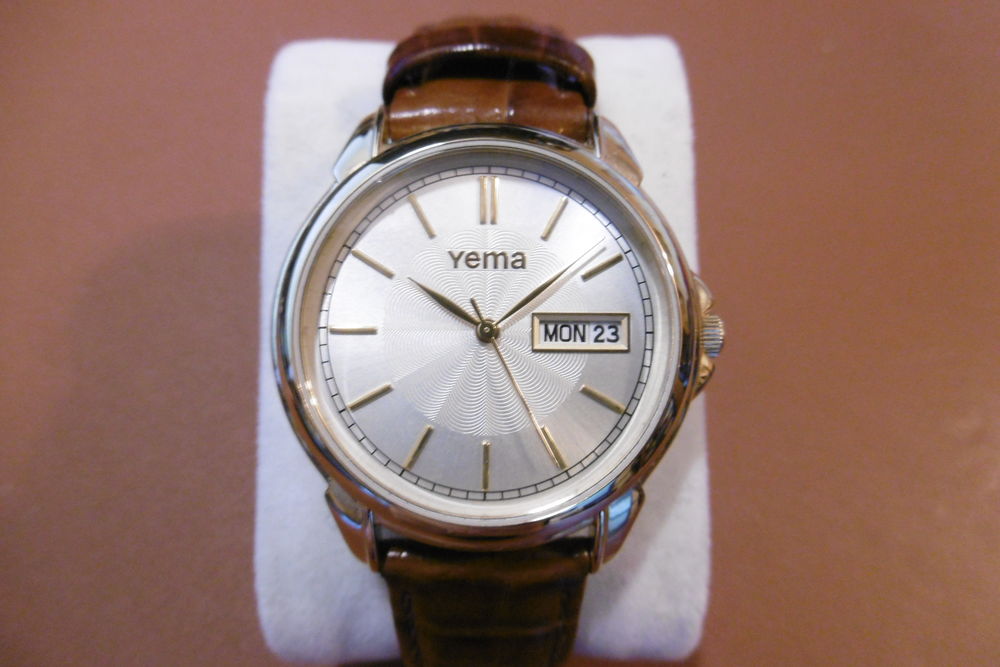 Montre NEUVE Yema jamais port&eacute;e Bijoux et montres