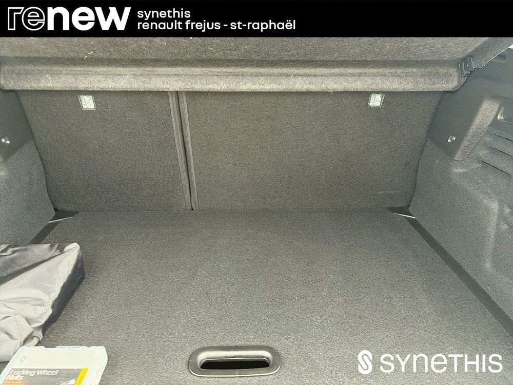 Captur E-Tech full hybrid 145 Techno 2023 occasion 83600 Fr&eacute;jus