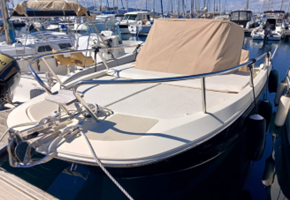 Vedette - Yacht - Offshore 2021 occasion 83990 Saint-Tropez
