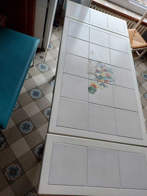 Table de cuisine et ses 2 chaises 49 Les Mureaux (78)