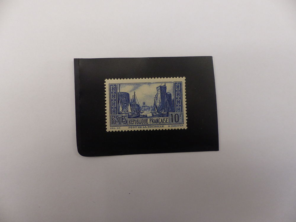 TIMBRE 261 TYPE 3 NEUF ** COTE 170 € 
