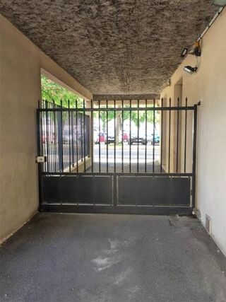  Parking / Garage à louer 12 m²