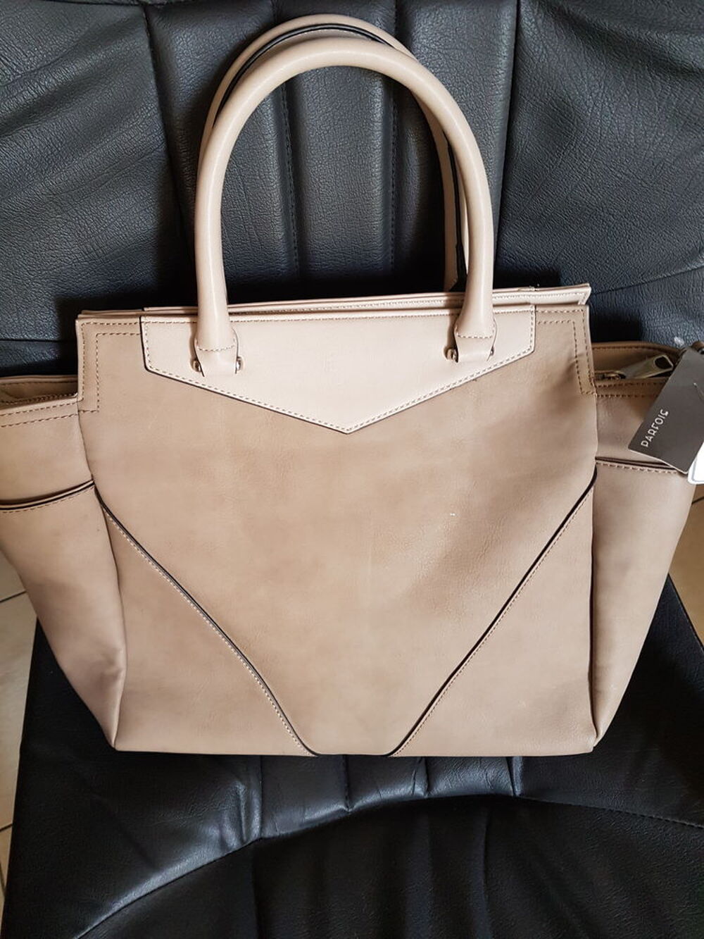 beau sac marque PARFOIS couleur beige/blanc cass&eacute; 
Maroquinerie
