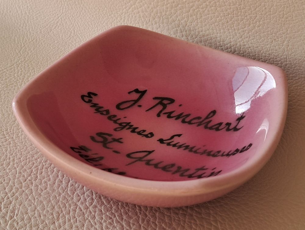 ramasse monnaie publicitaire vintage en porcelaine &eacute;maill&eacute;e Décoration