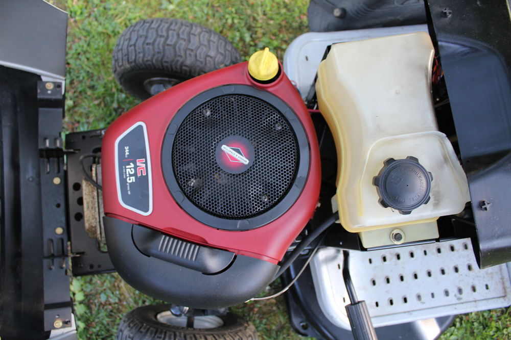 Tondeuse autoport&eacute;e tracteur moteur B&amp;S Jardin