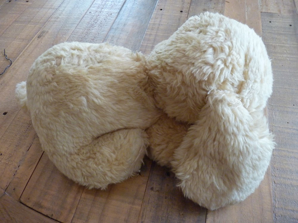 Peluche lapin. Jeux / jouets