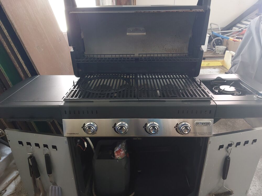 Barbecue gaz plancha grill 4 feux Electroménager