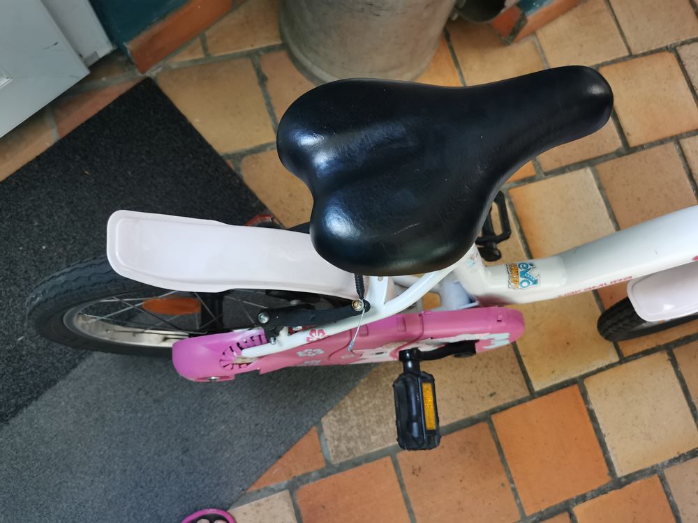 V&eacute;lo fille &acirc;ge 4 &amp; 7 ans Vélos