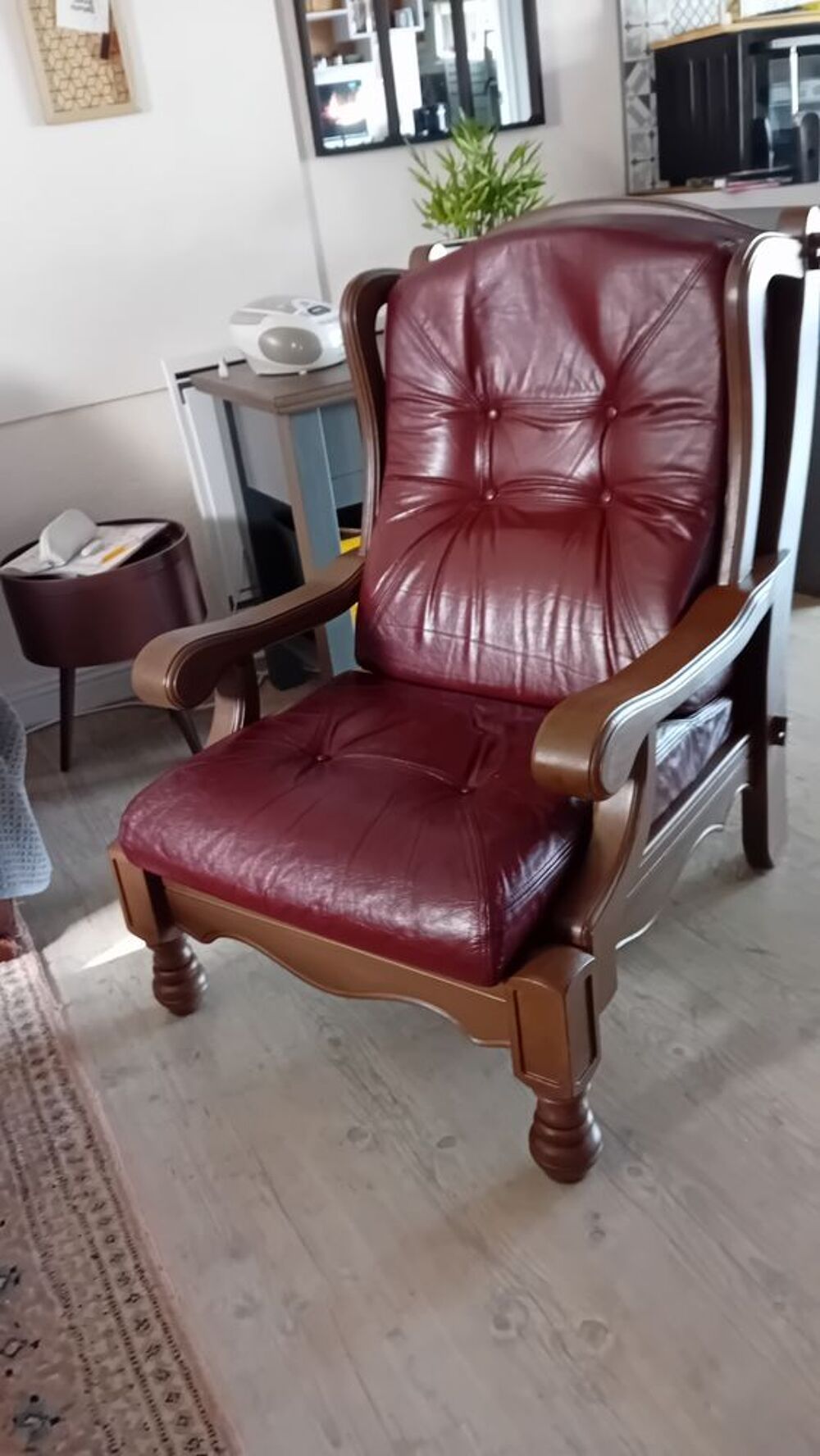 Lot de 2 fauteuils cuir bordeaux et bois Meubles