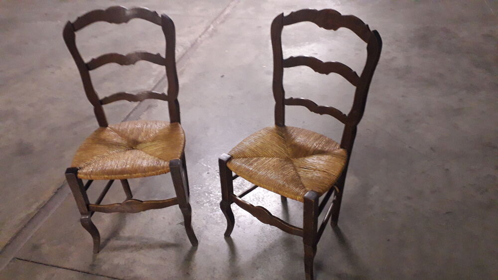Chaises paill&eacute;es
Meubles