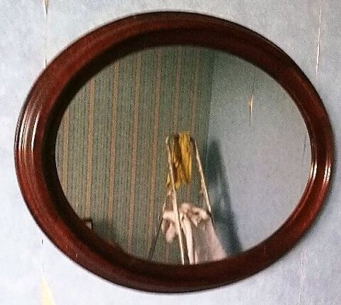 Miroir ovale en chêne foncé 20 Villiers (86)