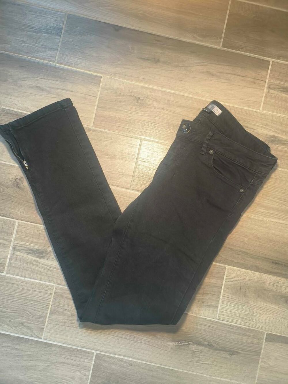 €‹Jean Noir Slim Zipp&eacute; aux Chevilles €" Pen&eacute;lope &amp; M&oacute;nica Cruz for MNG (Taille 40) Vêtements