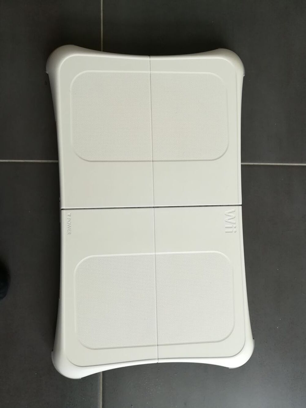 PLANCHE WII PLUS + JEU Consoles et jeux vidéos