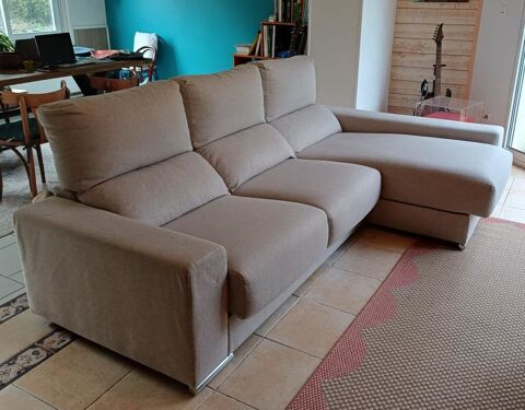 Canap� trois places avec m�ridienne. 600 Ch�telaillon-Plage (17)