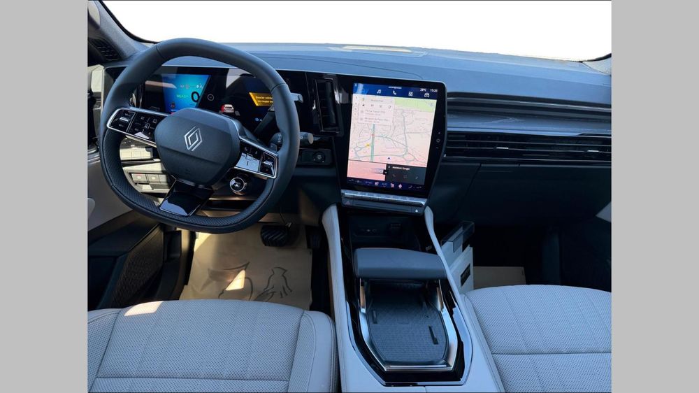 Espace full hybrid E-Tech 200 ch 7pl Iconic 2026 occasion 91310 Montlh&eacute;ry