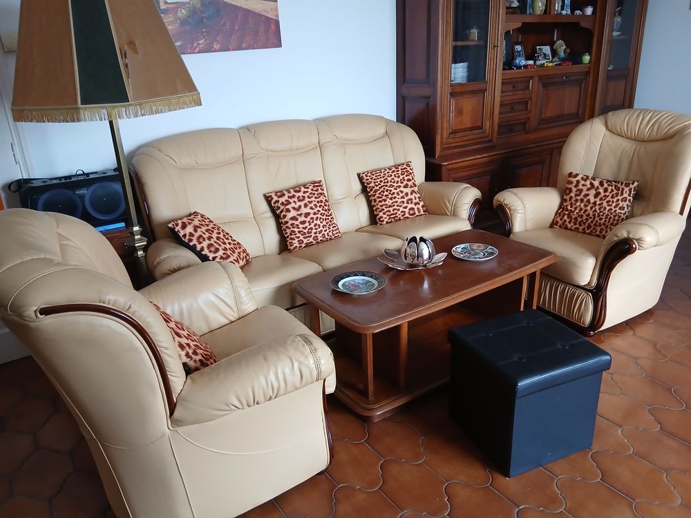 Canap&eacute; convertible+2 fauteuils en cuir veritable Meubles