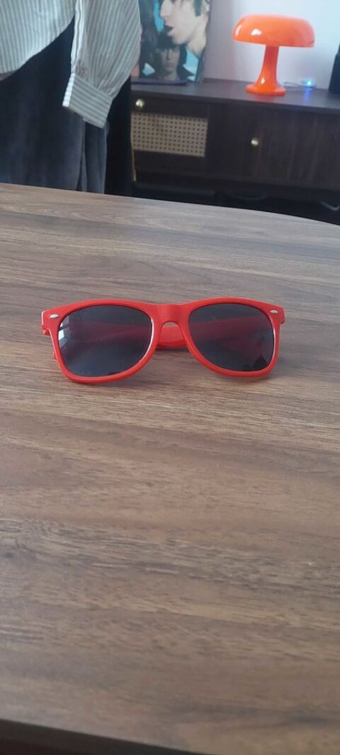 Lunettes de soleil �  monture rouge 3 Marseille 3 (13)