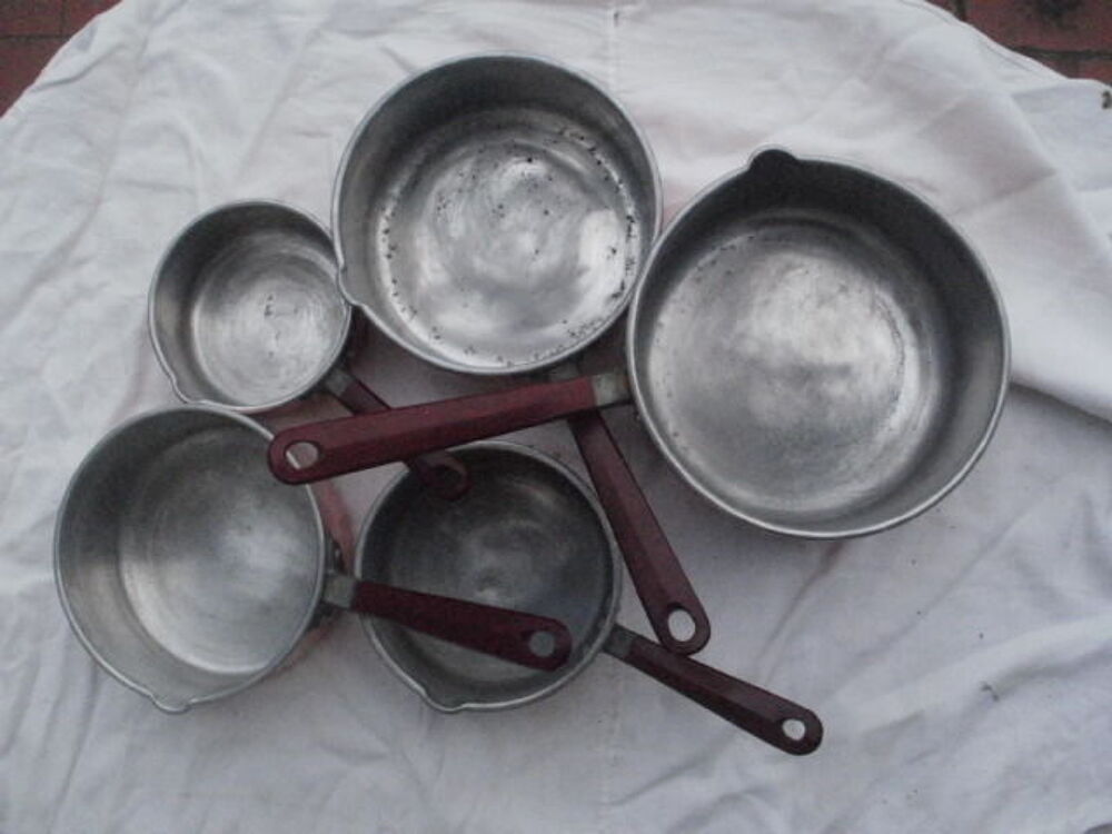 S&eacute;rie de 5 casseroles anciennes cuivre alu, MARQUE DAB Cuisine