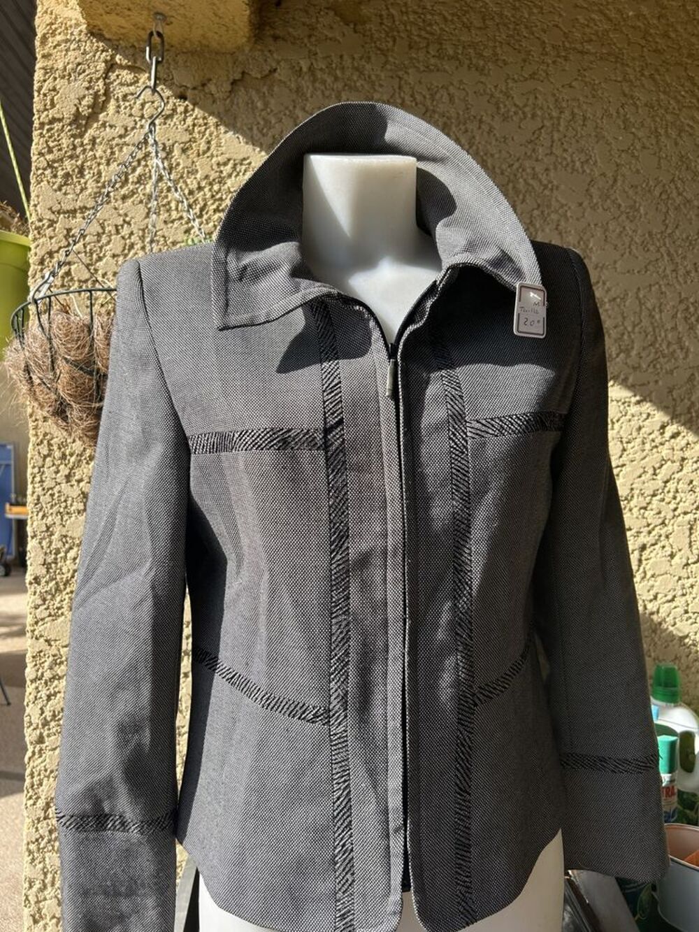 BLOUSON VESTE GRISE FEMME TAILLE L TRES BELLE QUALITE Vêtements