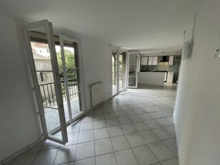  Appartement à louer 3 pièces 67 m²