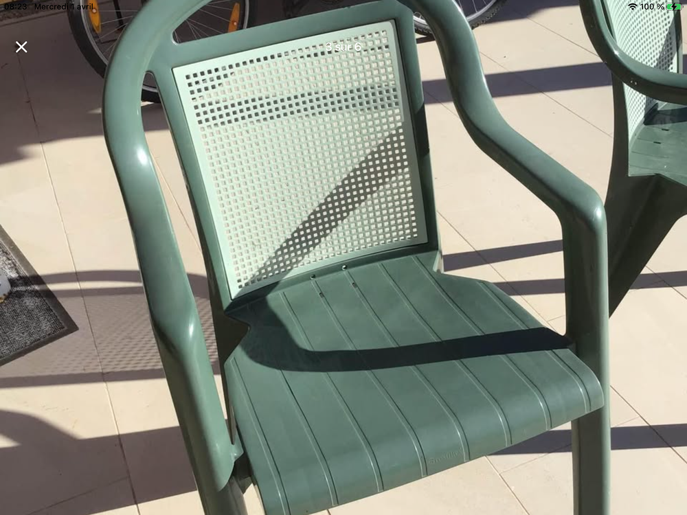  Lot de 4 fauteuils pour terrasse ou jardin en tr&egrave;s bon &eacute;tat Jardin