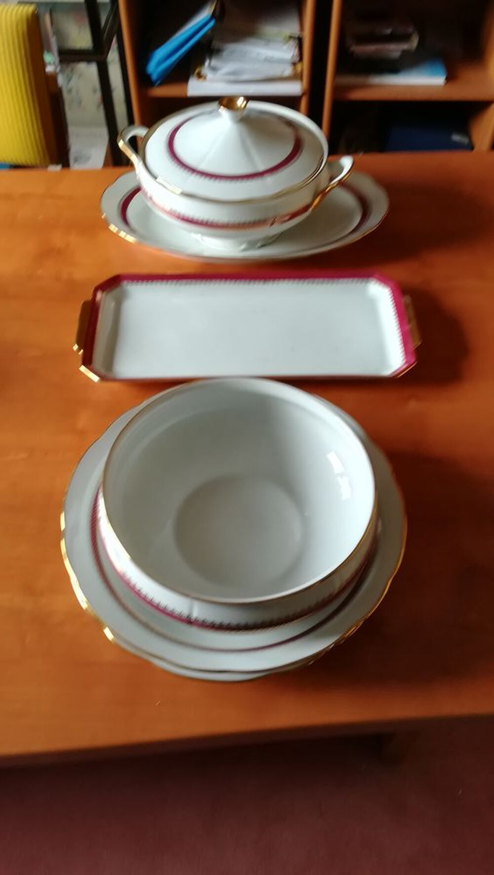 service compleT (92 pi&egrave;ves en porcelaine de Solagne Cuisine