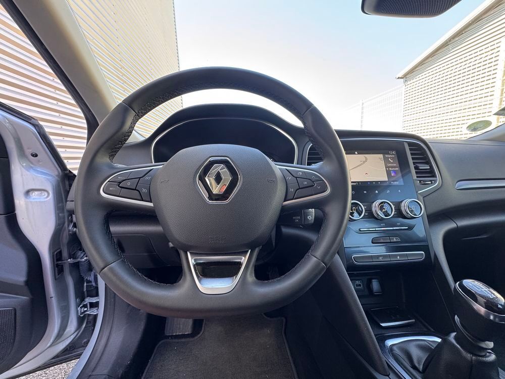 Megane IV M&eacute;gane IV Berline Blue dCi 115 - 21B Business 2021 occasion 84290 Sainte-C&eacute;cile-les-Vignes