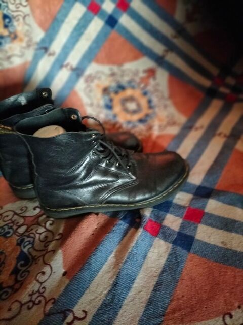 Boots a lacets cuir Martens airwair pointure 41 bon tat 45 Cachan (94)