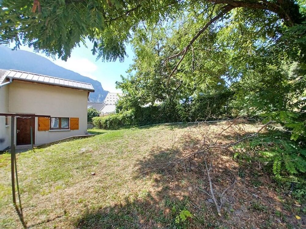 Vente Maison SAINT JULIEN MONTDENIS Dans charmant village � proximit� de Saint Jean de Maurienne et des Stations Maison de village r�nov�e 107 m2 + Terrasse + Balcon + tr�s agr�able jardin priv� clos 150 m2 Saint-julien-mont-denis