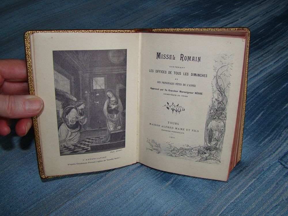 Ancien missel romain + coffret - ann&eacute;es 1920
