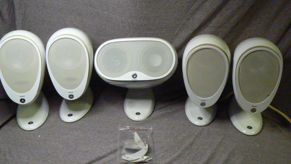 Tannoy Arena Caisson basse amplifi&eacute; et 5 pieds de table Audio et hifi