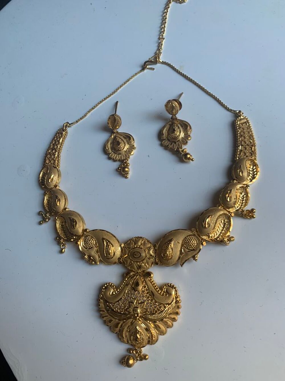 ?Ensemble de bijoux neufs Bijoux et montres