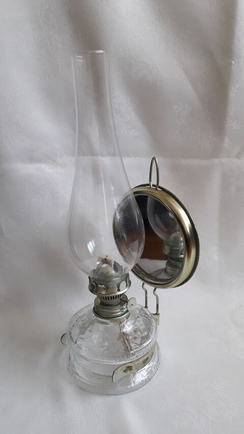 Lampe � huile avec r�flecteur
49 Salon-de-Provence (13)