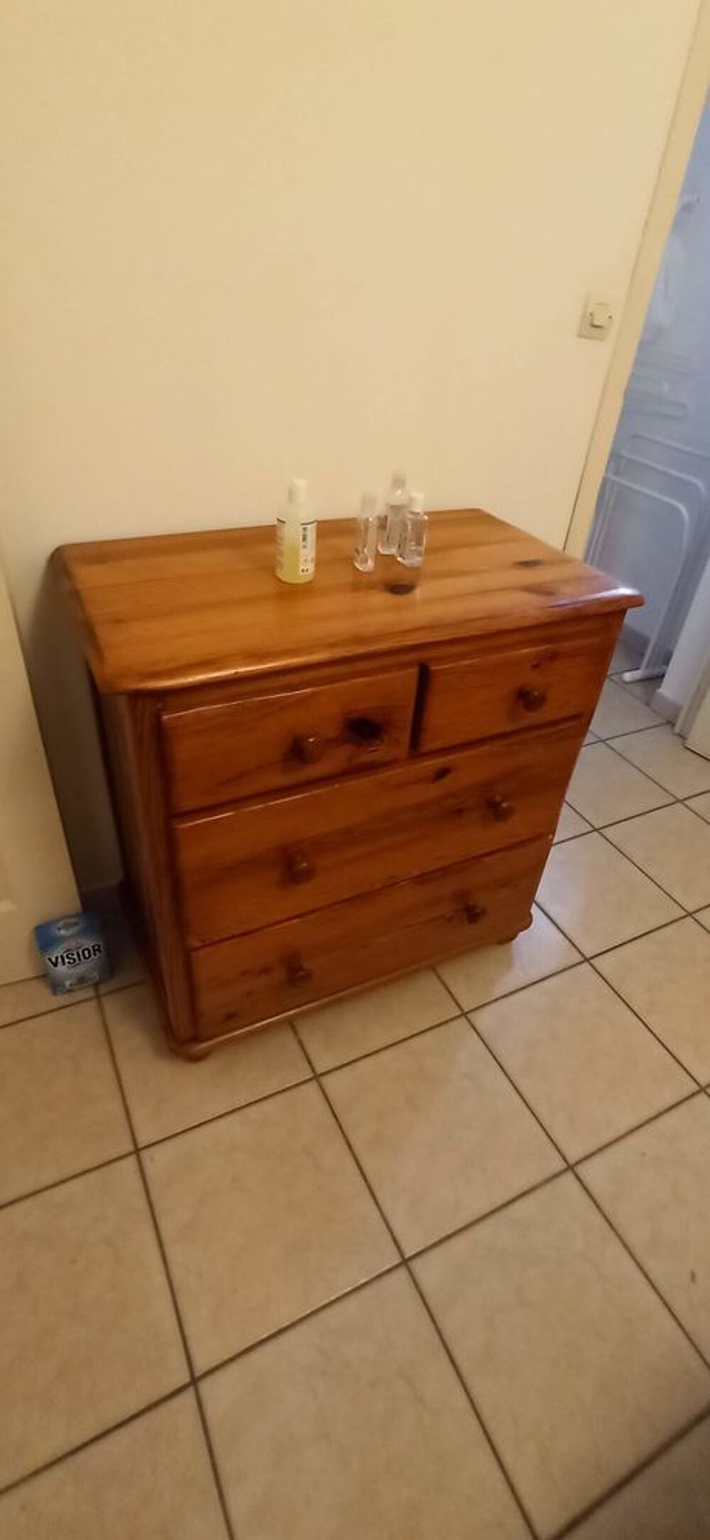 Commode bois et ses deux tables de nuit Meubles