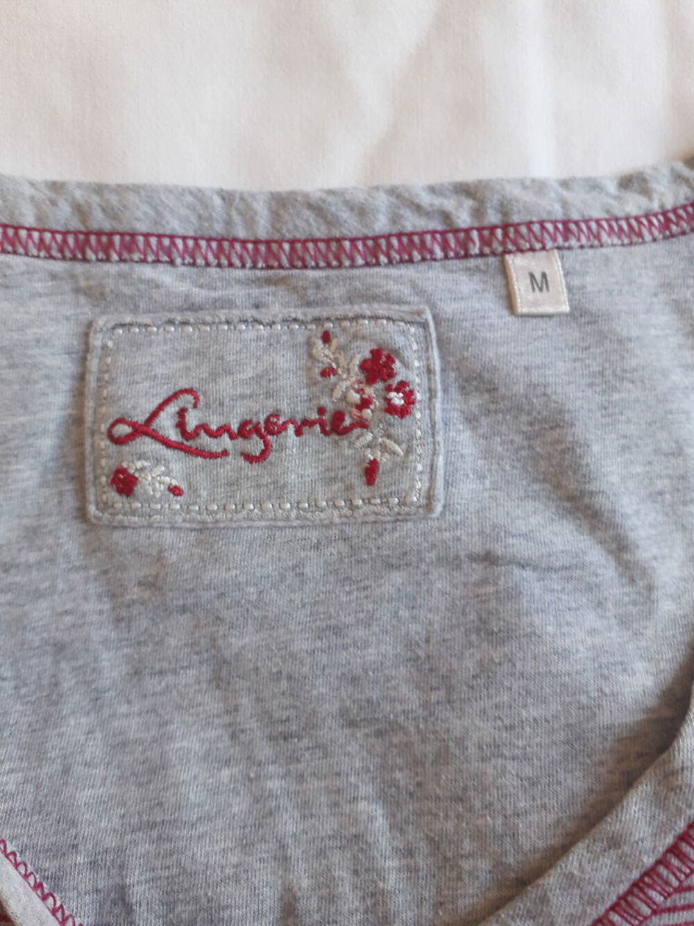 Linge de nuit femme taille M de chez C&amp;A. 
Vêtements