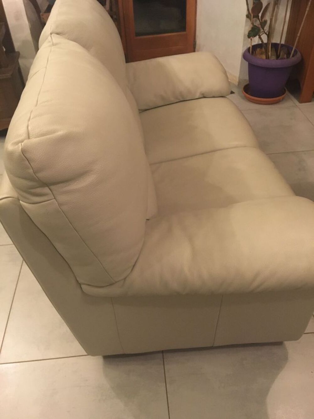 Lot deux canap&eacute;s ( un 2 places et un 3 places) en cuir Meubles
