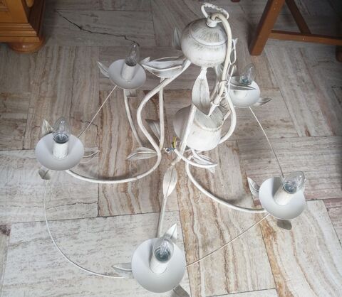 LUSTRE BEIGE 5 AMPOULES POUR SALON OU SALLE A MANGER 25 Grasse (06)