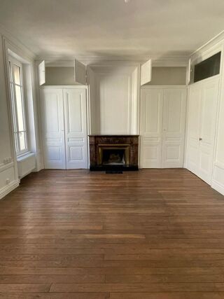  Appartement � louer 4 pi�ces 149 m�