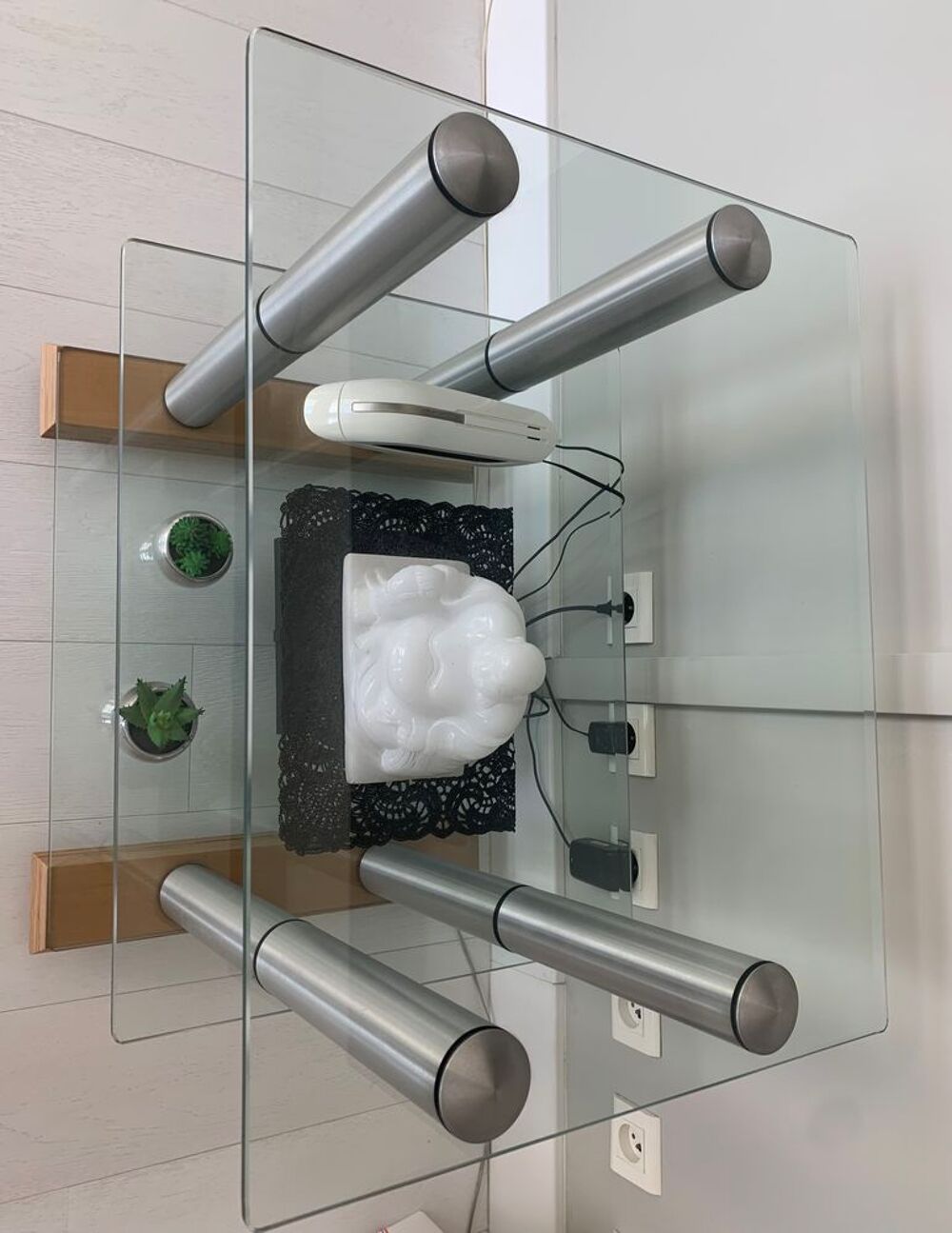 meuble TV m&eacute;tal bross&eacute;, trois plateaux en verre Meubles